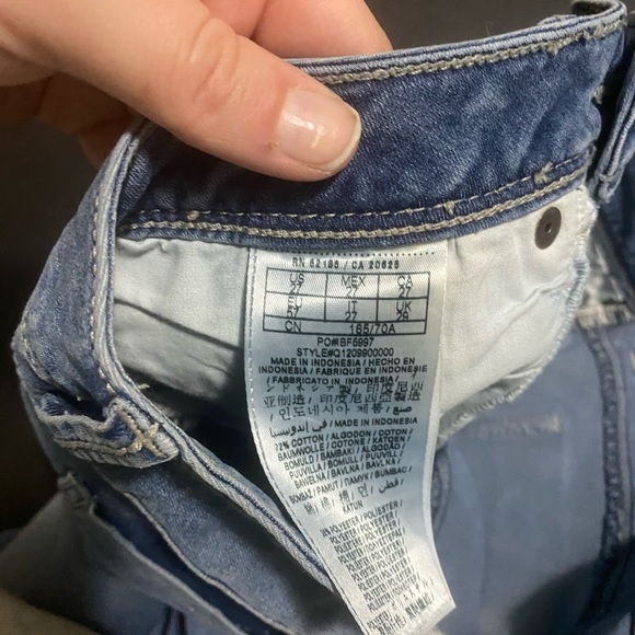 GUESS low rise Jegging​ - Picture 3 of 5